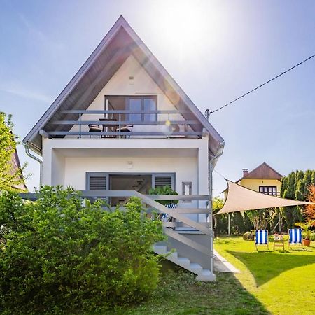 Вилла Madarasz 5 Deluxe Vendeghaz Балатональмади Экстерьер фото